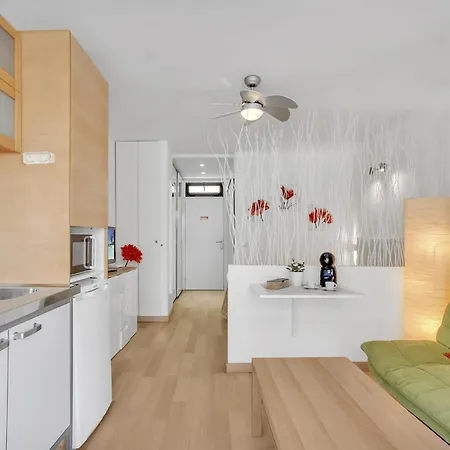 Апартаменты Estudio Renovado Con Piscina, Wi-fi Y Parking En Playa De Las Americas - Es-347-8 Арона