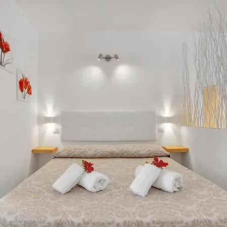 Estudio Renovado Con Piscina, Wi-fi Y Parking En Playa De Las Americas - Es-347-8