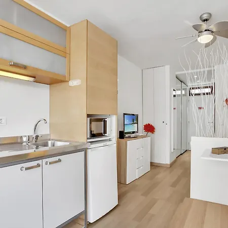 Estudio Renovado Con Piscina, Wi-fi Y Parking En Playa De Las Americas - Es-347-8 * Arona (Tenerife)